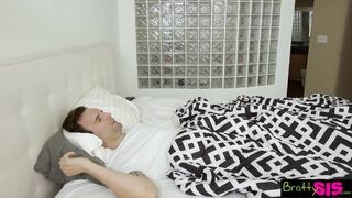 Perverz fiatal pipi a nevelő faterjával baszik