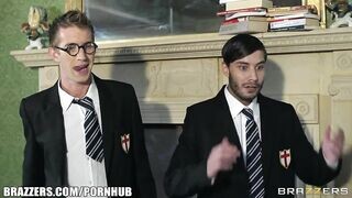 Tarra White a bájos sulis ribi