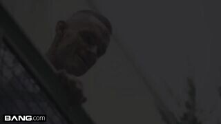 Szép pufi zsenge csajszika kíméletlen fenék szexe
