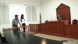 Angelica Heart kettő cerkát kap a bíróságon