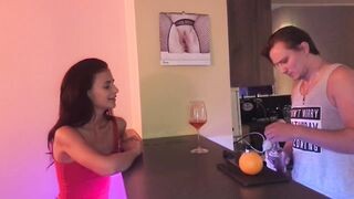 18 éves tinédzser kúrása a bárban