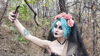 Halloween Cosplayes pipi popó lyukba tolva