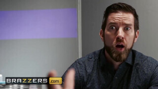 Brazzers - Cali Carter a hatalmas mellű zsenge
