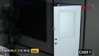 Brazzers - Karma RX a csábos kitetovált milf
