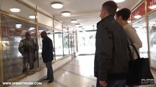 Gabrielle Gucci popókáját a hapsija előtt basszák