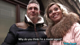 Public Agent - Vicky Love más krapek hímtagján lovagol