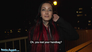 Public Agent - Sharlotte Thorne a tetkós tinédzser suna