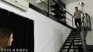 EvilAngel - Eveline Dellai a fotóssal hancúrozik