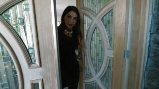 Its POV - Valentina Nappi a szőrös muffos fiatal