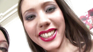 Legalporno - Alysa és Aspen segg lyukba dugva