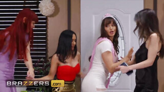 Brazzers - Szajha csajok a leány búcsún szexelnek