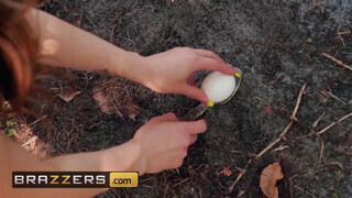 Brazzers - Quinn Wilde a szabadban imád közösülni