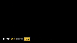 Brazzers - Cherie Deville tinédzser csávóval szexel