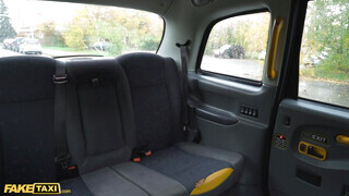 Fake Taxi - Taylee Wood kiéhezett a taxiban