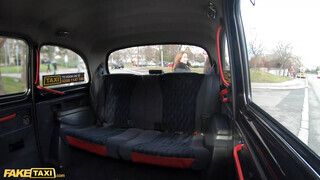 Fake Taxi - Latin fiatal csajok kettyintenek a taxiban