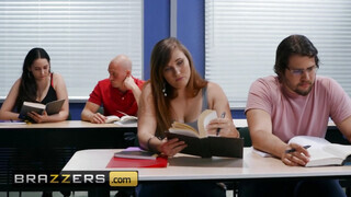 Brazzers - Sofi Ryan a örömlány diáklány