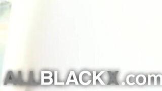 AllBlackX - Lala Ivey a termetes csöcsű zsenge