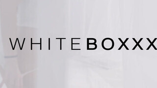 WhiteBoxxx - Oxana Chic a fullos ukrán gádzsi