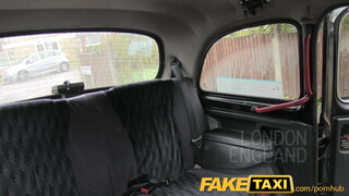 FakeTaxi - bögyös milf cuppanós szája a termetes farkon