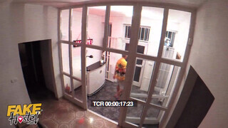 Három leszbikus szuka kényezteti magát - Fake Hostel