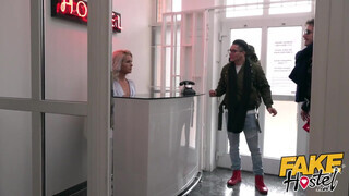 Kathy Anderson a kéjnő recepciós - Fake Hostel