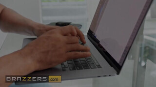 Brazzers - Ebony Mystique kedveli a méretes csoki kukit