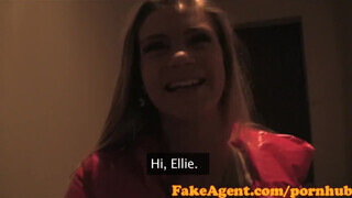 FakeAgent - vadító sportos csajszika a castingon