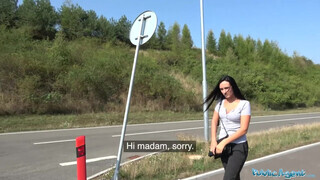 Hatalmas mellű fiatal csajszika pénzért baszik - Public Agent