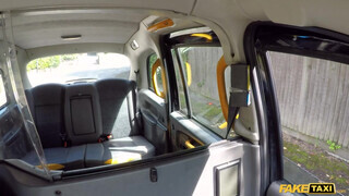 Fake Taxi - Tinédzser szuka kúr a taxiban