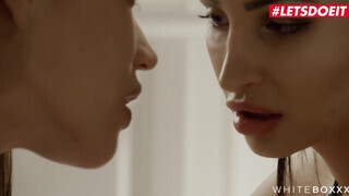 White Boxxx - Alyssia Kent és Alyssa Reece a csábító román lányok