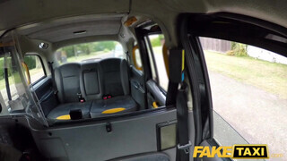 Fake Taxi - Liz Rainbow a perverz zsenge pipi