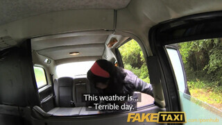 FakeTaxi - dél amerikai nőci popó lyukba kurelva