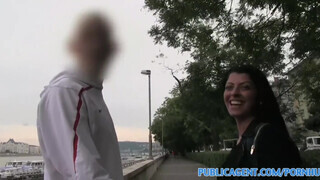 PublicAgent - Vivien Bell a szenvedélyes kreol gádzsi