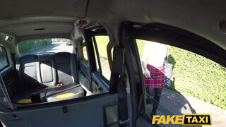 Fake Taxi - Kylie Nymphette a ribi egyetemista csajszika