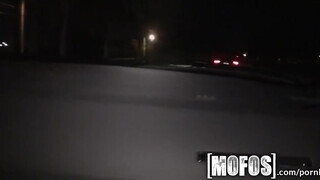 Mofos - Indigo Augustine a óriási csöcsű fiatal