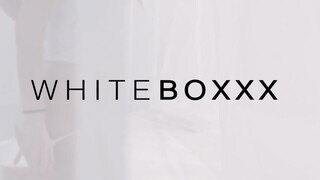 WhiteBoxxx - Tiffany Tatum magyar maca megosztja a barátját