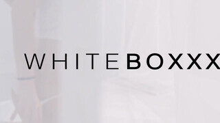 WhiteBoxxx - kicsmellű csaj keményen megkúrva