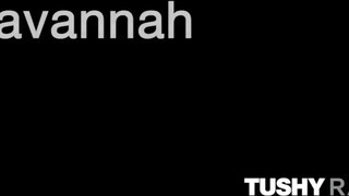 TUSHYRAW - Savannah Bond popsijába csoki pöcst tolnak