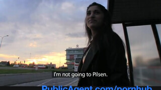 PublicAgent - szívdöglesztő ázsiai lány felszedve a buszmegállóban