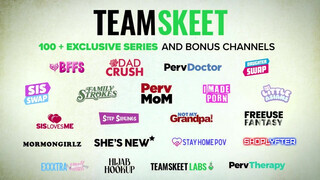 TeamSkeet - Karissa gigászi adag gecit nyel le
