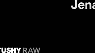 TUSHYRAW - Jena keményen popó lyukba rakva