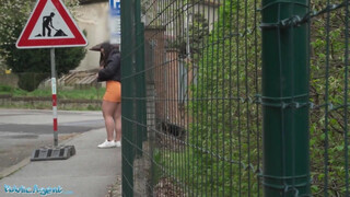 Public Agent - Csöcsös latin nőci felszedve