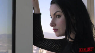 análized - Veruca James popójába barna hímtagot nyomnak be