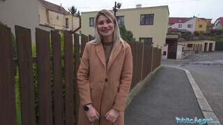 Public Agent - Marsianna Amon a gigászi tőgyes pipi