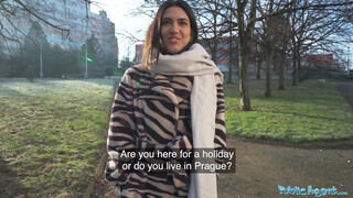 Public Agent - Lena Coxx borotvált cuncija megkúrva