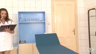 Csöcsös nővérke hátsó lyukba kurelva