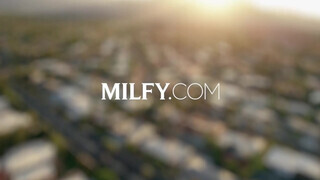 MILFY - Dana Vespoli fiatalabb krapekkal baszik
