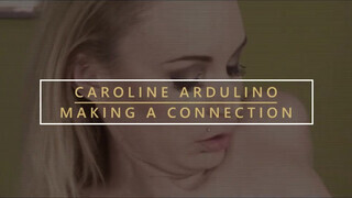 Caroline Ardulino fiatalabb ürgével kamatyol