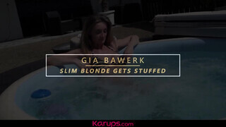 Karups - Gia Bawerk a szenvedélyes világos szőke milf