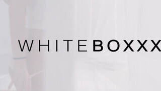 WHITEBOXXX - Liya Silver a kívánatos csöcsös csaj